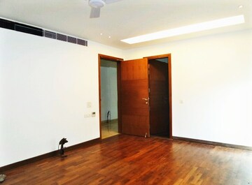 Room in 5 BHK Builder Floor at Greater Kailash I – for Rent