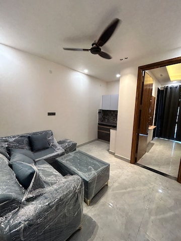 Living Room in 1 BHK Builder Floor at Ardee City, Sector 52 – for Rent