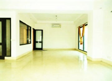 Room in 4 BHK Builder Floor at Greater Kailash I – for Rent