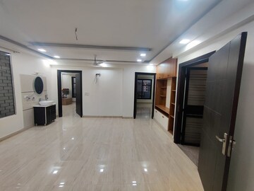 Building Lobby in 2 BHK Apartment at GLS Arawali Homes, Sohna Sector 4 – for Sale