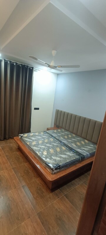 Bedroom in 1 BHK Builder Floor at Ansal Sushant Apartments, Sushant Lok I – for Rent