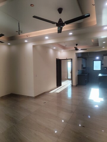 Room in 4 BHK Apartment at Migsun Kiaan, Vasundhara Sector 14 – for Rent