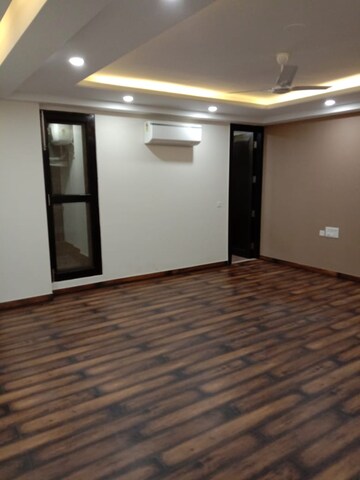 Room in 3 BHK Apartment at Vatika Seven Elements, Sector 89a – for Sale