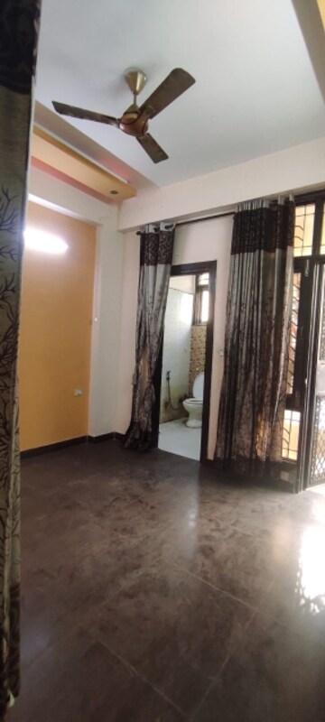 Building Lobby in 2 BHK Builder Floor at RWA Gyan Khand 3, Indrapuram – for Rent