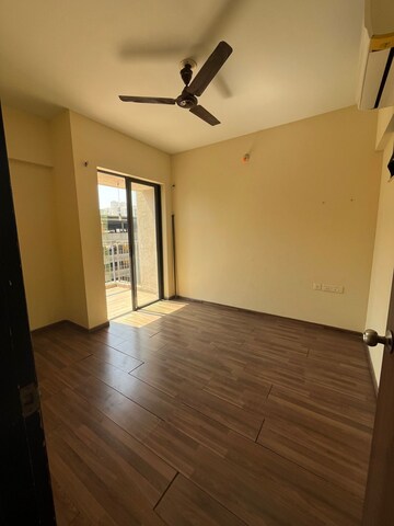 Room in 1 BHK Apartment at Lodha Palava City Lakeshore Greens, Dombivli East – for Rent