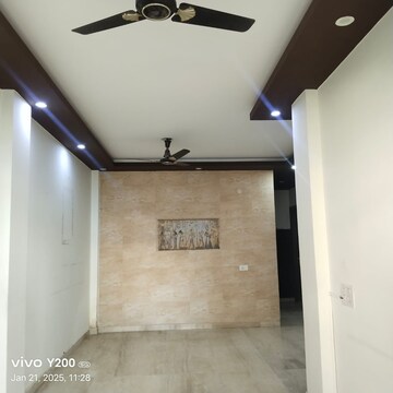 Room in 3 BHK Builder Floor at Sector 47 – for Rent
