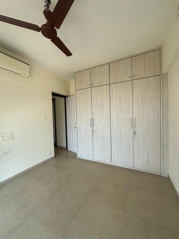 Room in 2 BHK Apartment at Goregaon East – for Rent