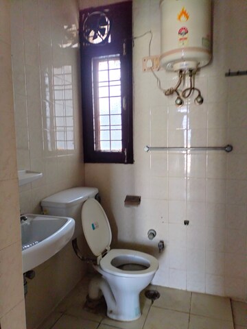 Bathroom in 3.5 BHK Apartment at Kiran Residency, Sector 56 – for Sale
