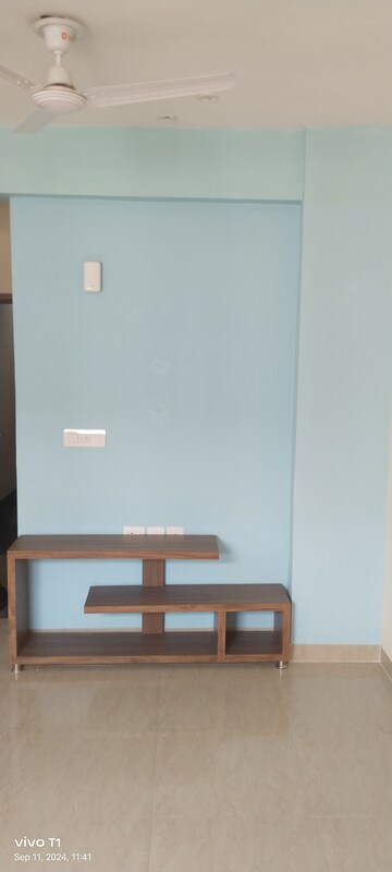 Furnished Amenities in 2 BHK Apartment at Shree Vardhman Mantra, Sector 67 – for Rent