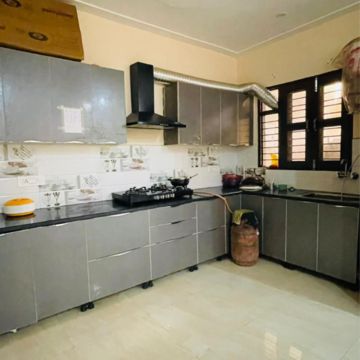 Kitchen in 2 BHK Builder Floor at Sector 52 – for Rent