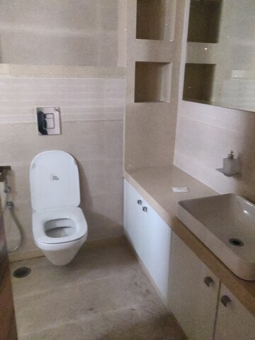 Bathroom in 4 BHK Apartment at City Center Banjara Hills, Banjara Hills – for Rent