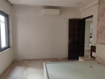 Room in 4 BHK Apartment at City Center Banjara Hills, Banjara Hills – for Rent
