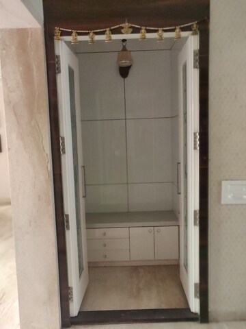 Furnished Amenities in 4 BHK Apartment at City Center Banjara Hills, Banjara Hills – for Rent