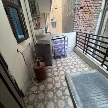 Living Room in 2 BHK Builder Floor at Sector 52 – for Rent