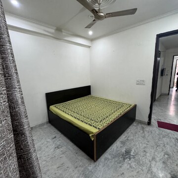 Room in 2 BHK Builder Floor at Sector 52 – for Rent