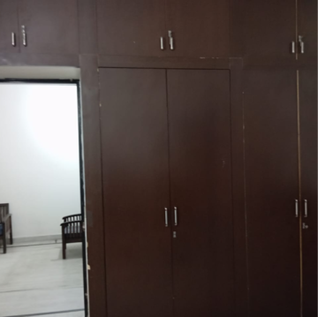 Room in 2 BHK Builder Floor at Sector 52 – for Rent
