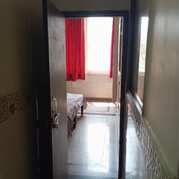 Living Room in 2 BHK Builder Floor at Sector 52 – for Rent
