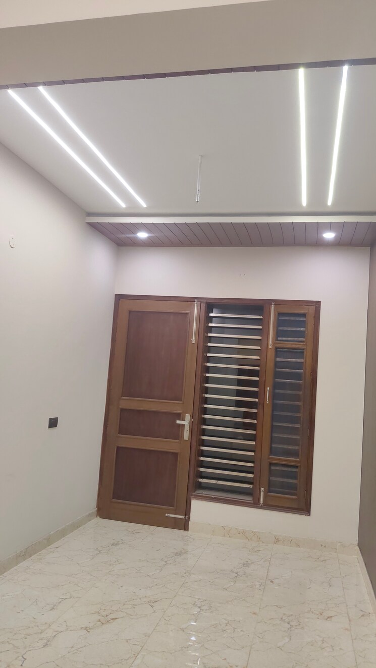 undefined, ambala highway 3 Bedroom 180 Sq.Yd. Independent House In Ambala Highway Zirakpur 8225754