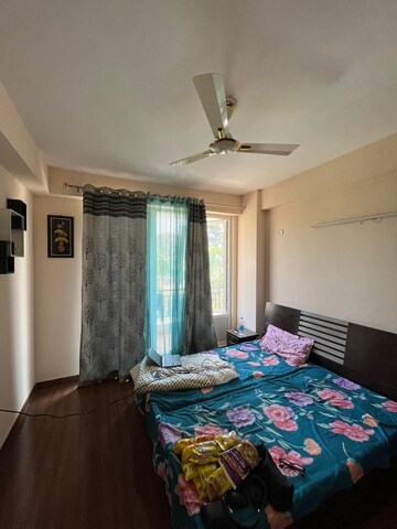Bedroom in 4 BHK Apartment at Sahastradhara Road – for Rent
