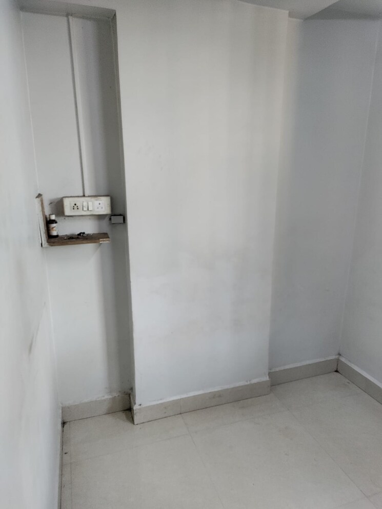 Room, om-shree-laxmi-tower 1 Bedroom 570 Sq.Ft. Apartment In Uthalsar Thane 8225861