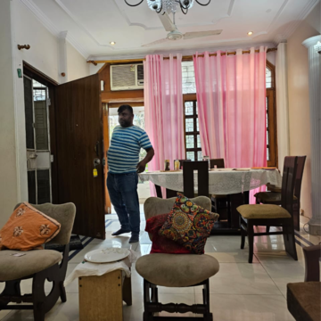 Living Room in 2 BHK Builder Floor at Chittaranjan Park – for Rent