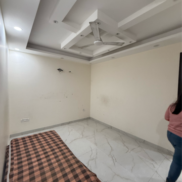 Living Room in 1.5 BHK Builder Floor at Kalkaji – for Rent