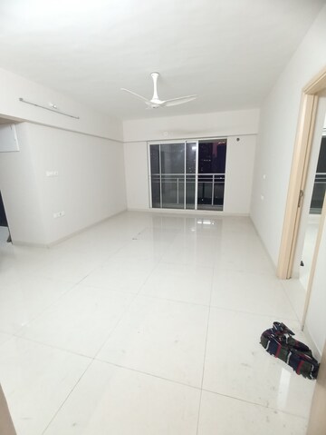 Room in 2 BHK Apartment at Sugee Atharva, Prabhadevi – for Rent