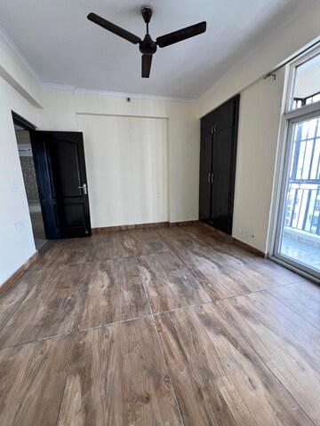 Room in 4 BHK Apartment at Futec Gateway, Sector 75 – for Sale