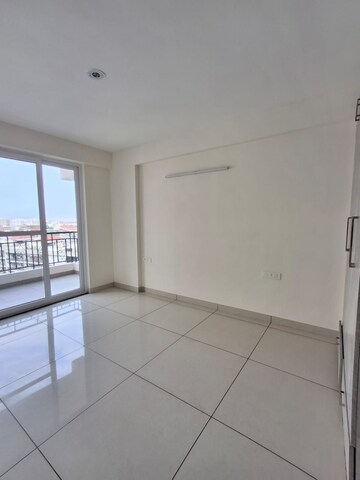 Room in 3 BHK Apartment at Allwin El Spazia, Sanauli – for Rent