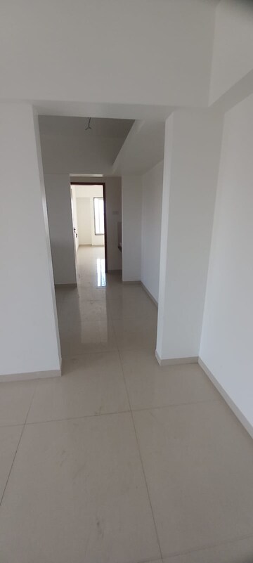 Room in 3 BHK Apartment at Vyas Sudhendu CHS, Kothrud – for Sale