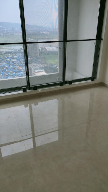 Room in 2 BHK Apartment at Dosti Eastern Bay, Wadala – for Rent