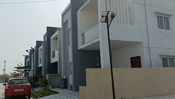 Building Lobby in 3 BHK Villa at Peeranchuruvu – for Sale