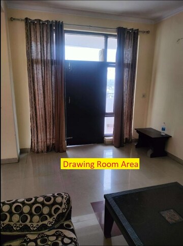 Living Room in 3 BHK Apartment at Pashupati Housing Society, Sector 48 – for Rent