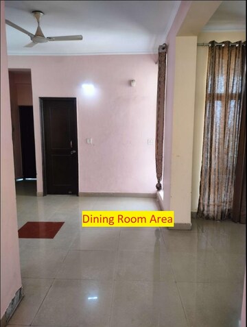 Living Room in 3 BHK Apartment at Pashupati Housing Society, Sector 48 – for Rent