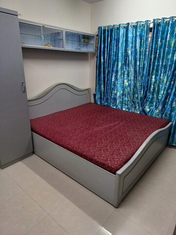 Master Bedroom in 2 BHK Apartment at Raheja Estate, Borivali East – for Rent