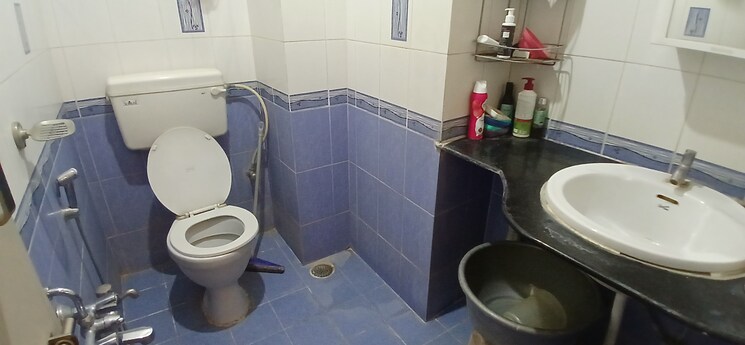 Bathroom, rt nagar 2 Bedroom 890 Sq.Ft. Apartment In Rt Nagar Bangalore 8226172