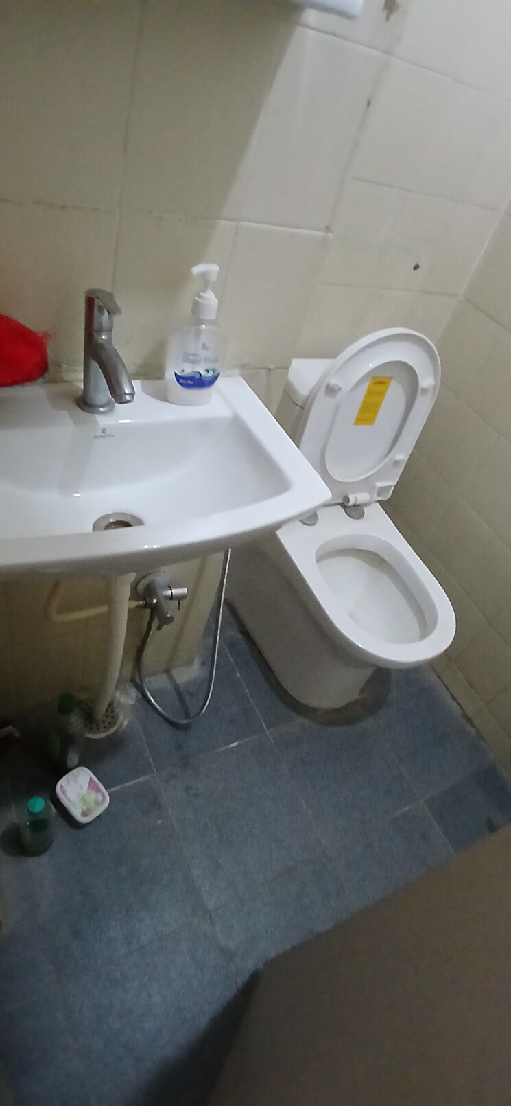 Bathroom, rt nagar 2 Bedroom 890 Sq.Ft. Apartment In Rt Nagar Bangalore 8226172