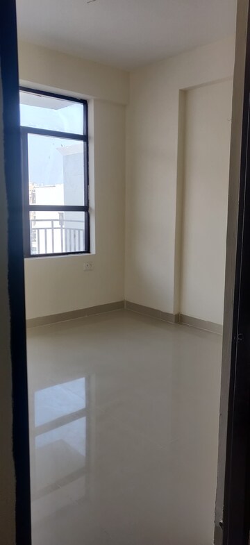 Room in 1 BHK Apartment at Amolik Sankalp, Sector 85 – for Rent