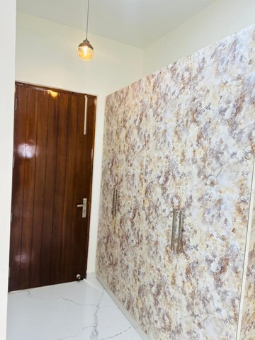 Furnished Amenities in 3 BHK Apartment at DLF Regal Gardens, Sector 90 – for Sale