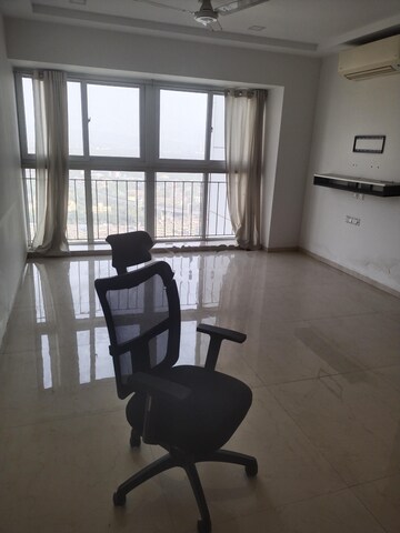 Team Area in 2 BHK Apartment at LnT Realty Crescent Bay, Parel – for Rent