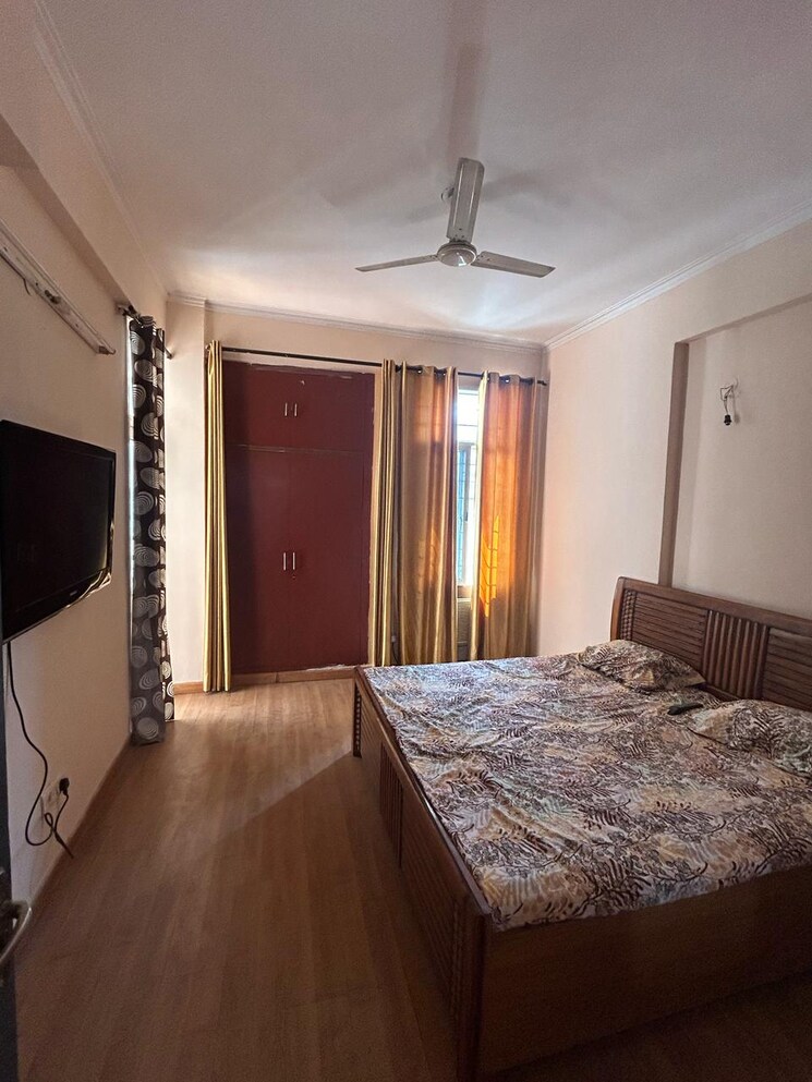 Bedroom, hrc-professional 2 Bedroom 1100 Sq.Ft. Apartment In Indrapuram Ghaziabad 8226303