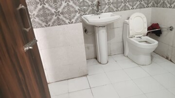 Bathroom in 1 BHK Builder Floor at Sector 115 – for Rent