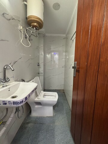 Bathroom in 1 BHK Builder Floor at Saket – for Rent