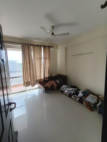 Living Room in 3.5 BHK Apartment at Omaxe The Nile, Sector 49 – for Rent