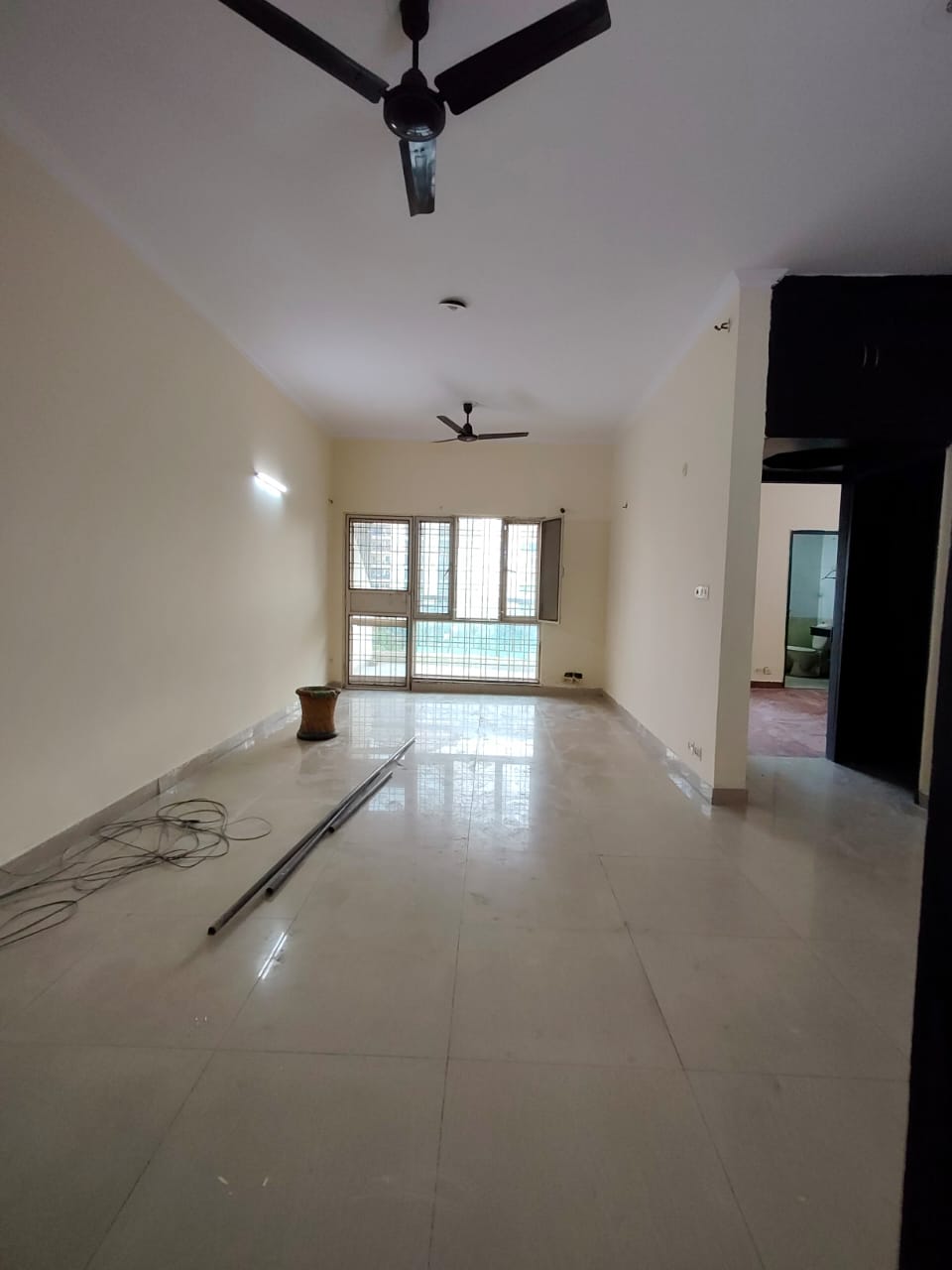 3 BHK + Servant Room Apartment For Sale in Jaipuria Sunrise Greens