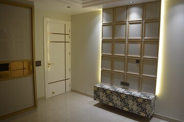 Room in 4 BHK Builder Floor at Vaishali Extension – for Sale