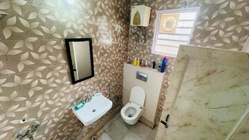 Bathroom in 1 BHK Builder Floor at Sector 42 – for Rent