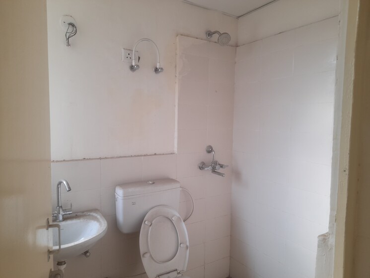 Bathroom, rps-auria 3 Bedroom 1975 Sq.Ft. Apartment In Sector 88 Faridabad 8226614