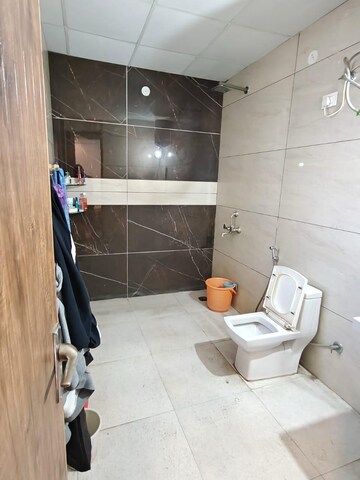 Bathroom in 1 BHK Builder Floor at Uday Arden 45, Sector 45 – for Rent