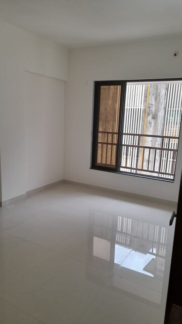 Room in 2 BHK Apartment at Gautam Villa, Naupada – for Sale